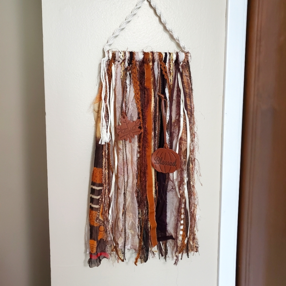 🎃 HAND CRAFTED Fall wall decor rag garland yarn ribbon fabric macrame